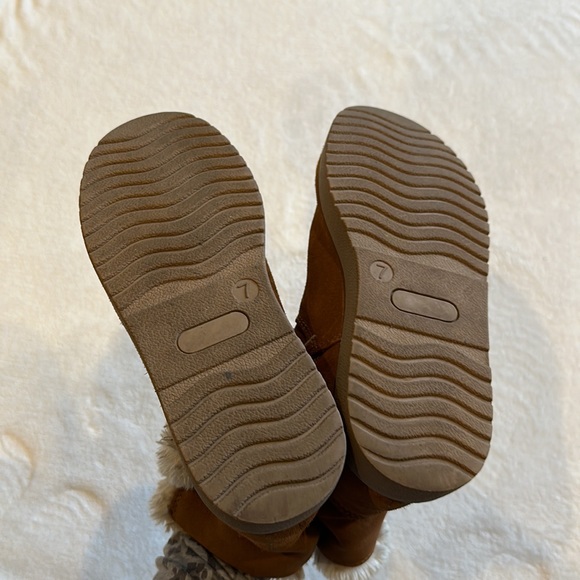 Tan Faux Fur Pull On Short Booties Target Women's Size 7 - Picture 7 of 12